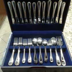 Set of 64 Pieces of Flat / Siilverware