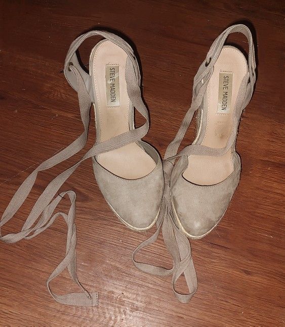 Wedge Lace Up