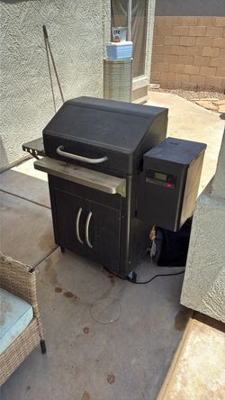 Traeger iron wood 650 smoker pellet grill