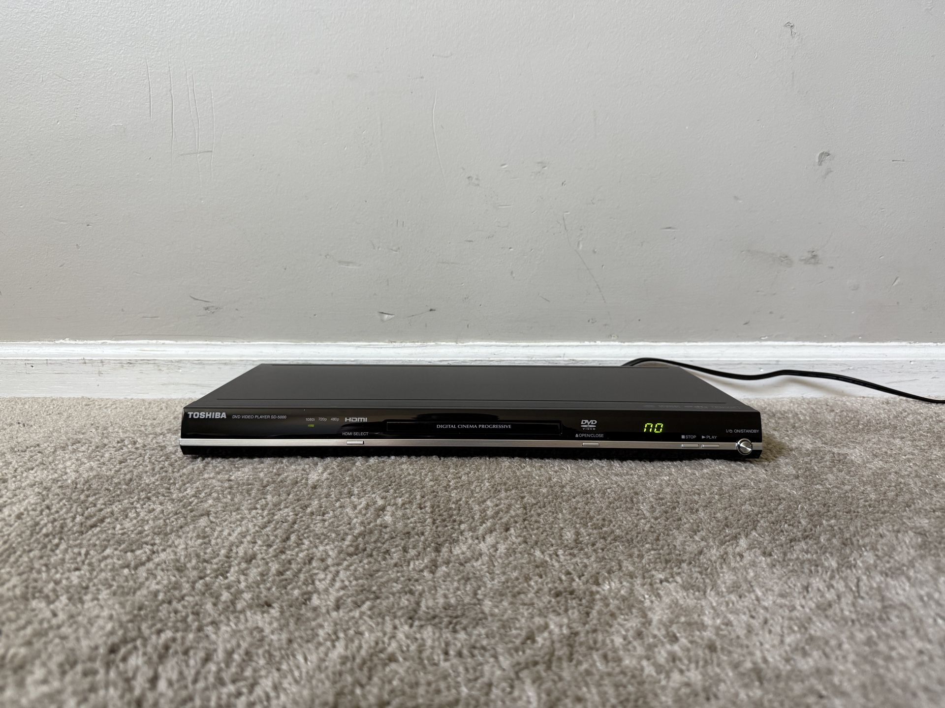 Toshiba SD-5000 Home Single DVD CD Compact Disc Player