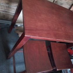 Mesa Con 2 Stooll Chair