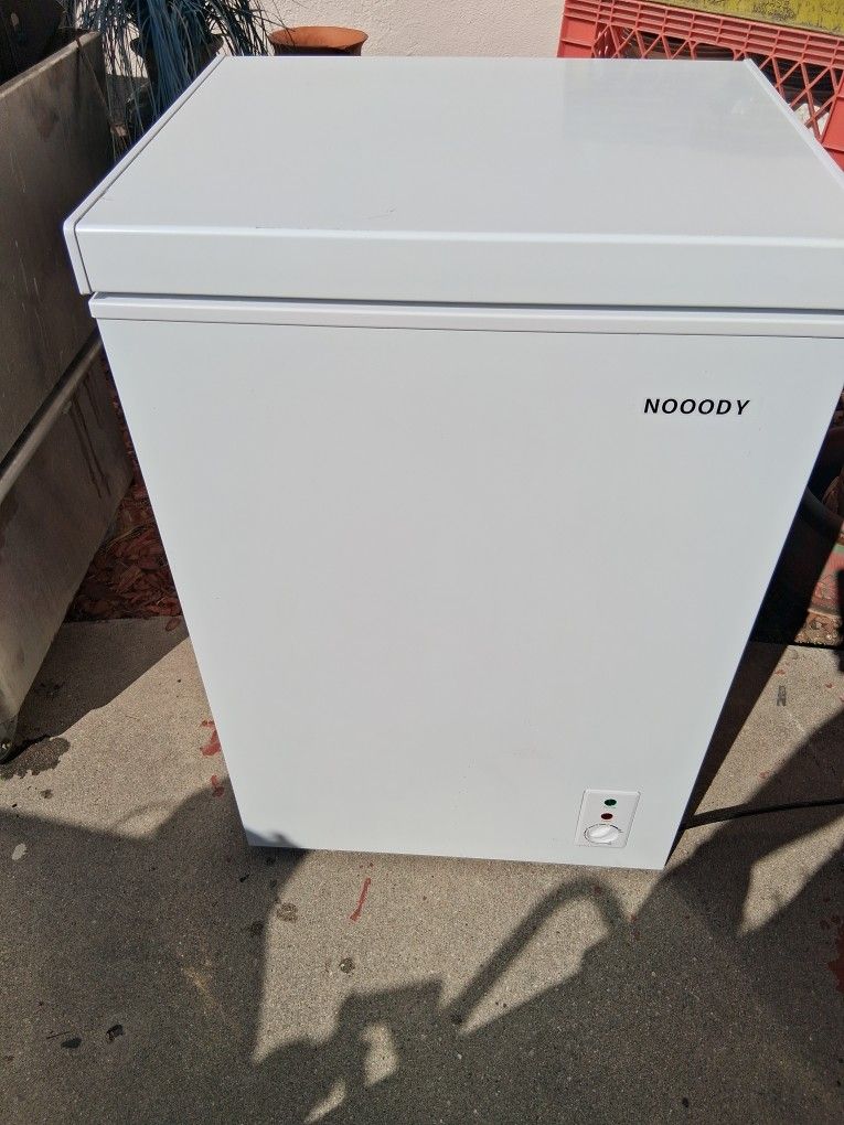 Freezer Chest............Works Excellent