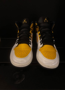 Jordan 1 Mid University Gold