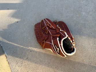 Softball glove (10U -14u)
