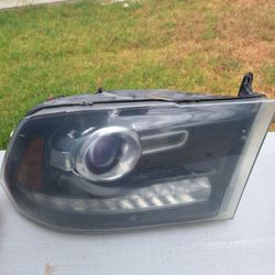 2014 Ram 1500 projector headlight
