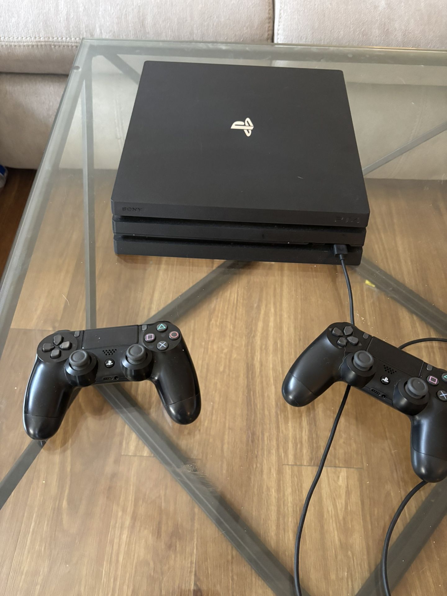 PS4 pro 🎮 1TB 2 controllers and all cables 📍CONCORD - Afton Ridge Area