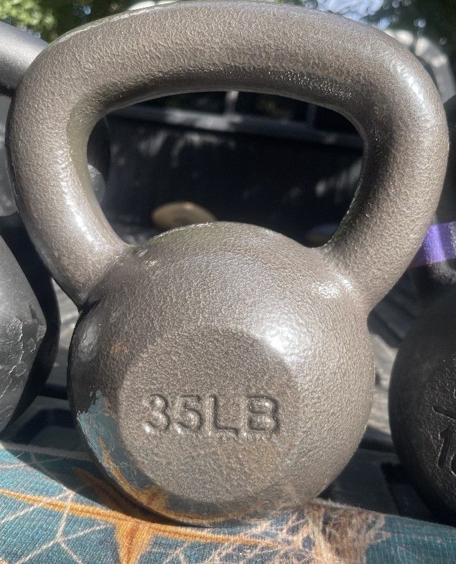 35  LB.  KETTLEBELL 