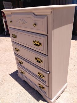 Tall chest with 5 drawers