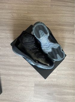 Air Jordan 11 Retro Cap and Gown