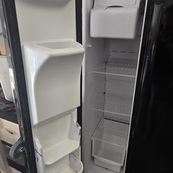 Sub zero refrigerator