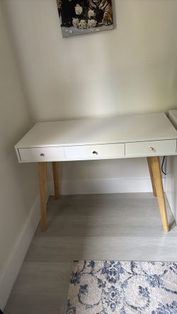 Vanity table