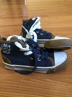 Tommy Hilfiger boys shoes (new)