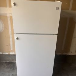 refrigerator 