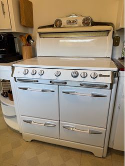 O’Keefe & Merritt Vintage Oven Gasi Range With Griddle