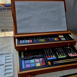 Art Table Easel  And Paints