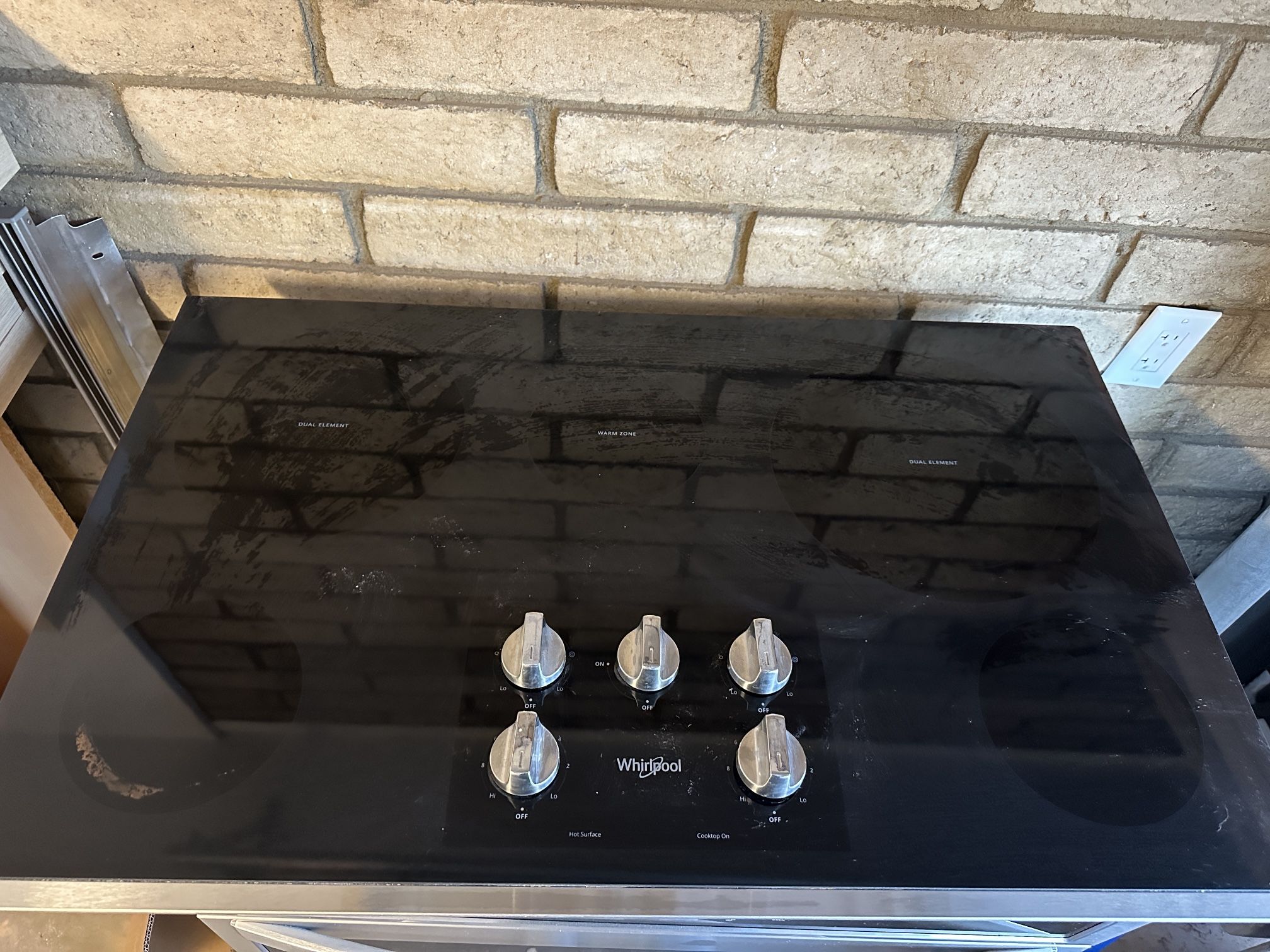 Whirlpool 36” Flat Top Cooktop 