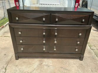 8- drawers dresser