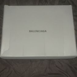 Balenciagas Track LED