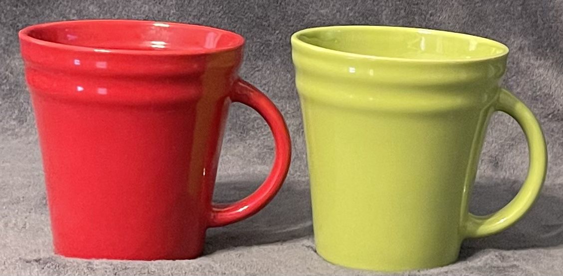 Rachael Ray Double Ridge Red and Green Ceramic Coffee Mugs Set of 2. 