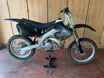 1998 Honda CR250 runs great with extras