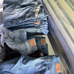 Levi’s men bundle jeans modern and VTG 40 pairs