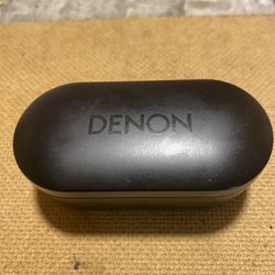 Demon pERL earbuds