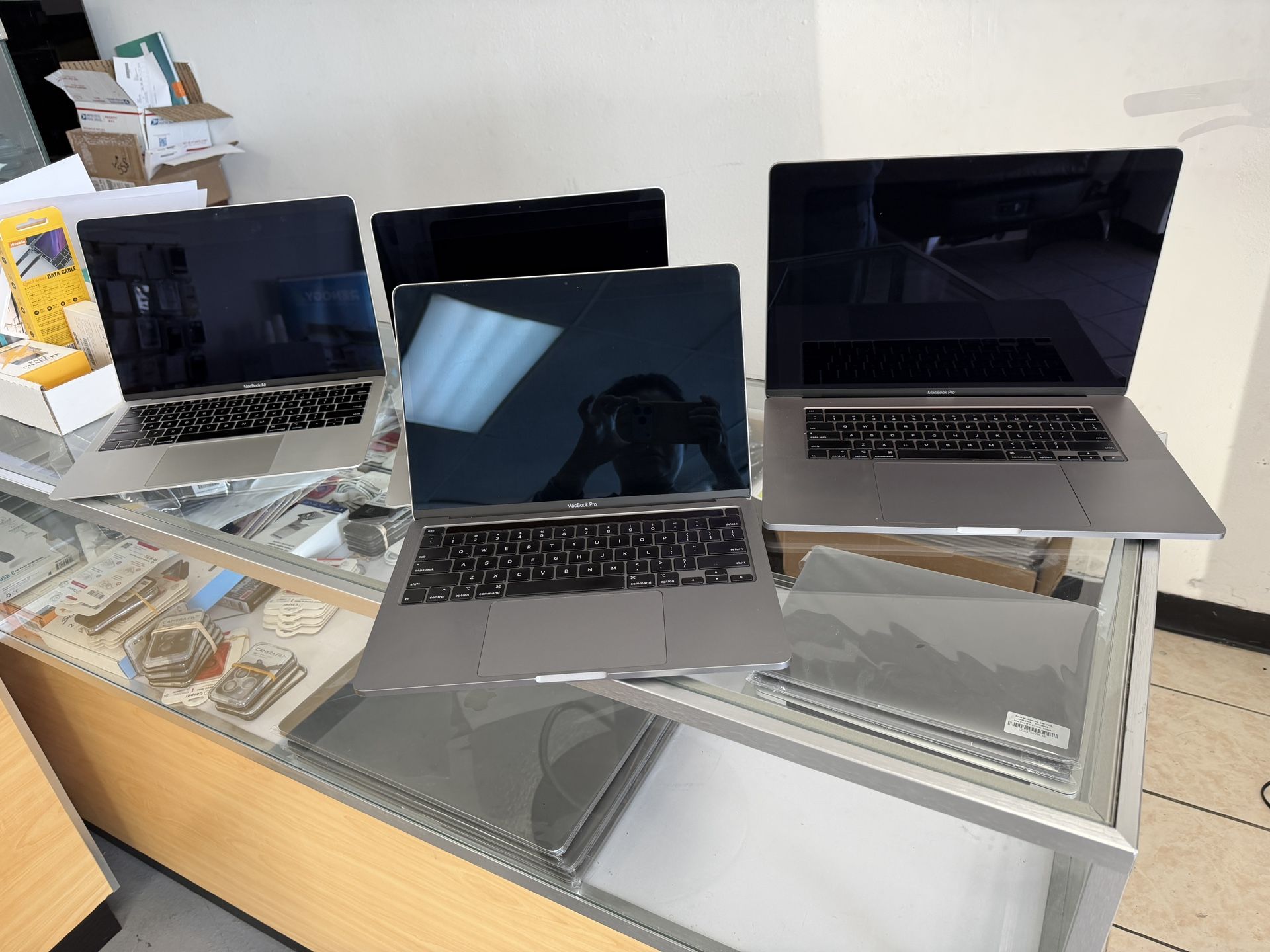MacBook Pro 15inch 2019 i7 16GB RAM 500GB storage