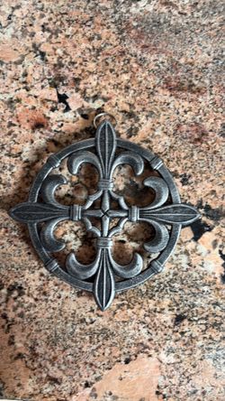 Black/Silver Metal Fleur-De-Lis Trivet