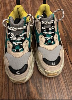 balenciaga triple s 42 Beige Green Yellow (used no box no insoles)