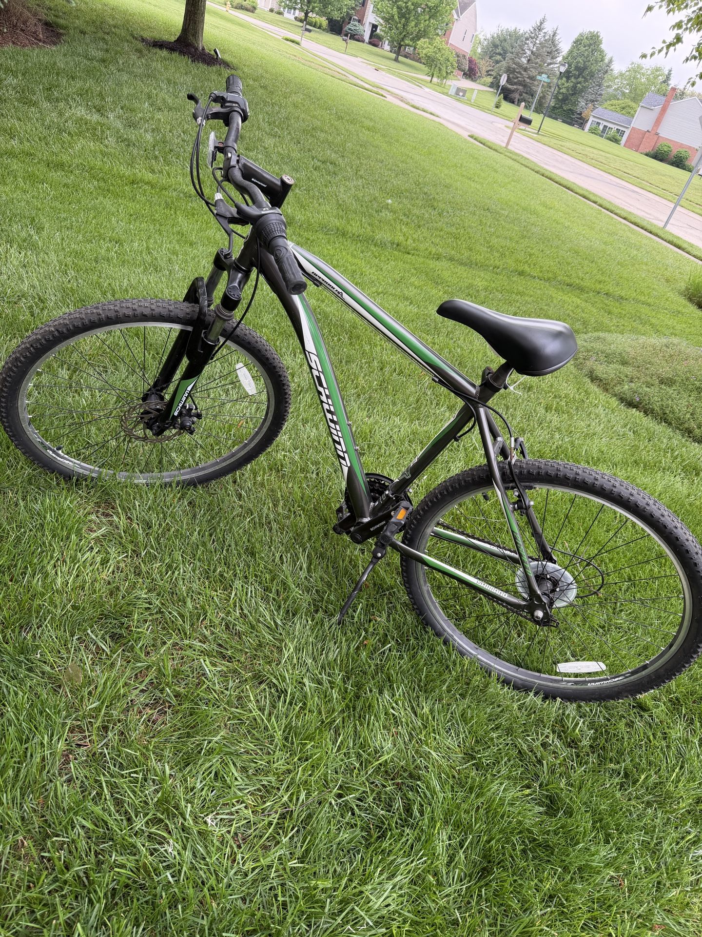 19” Schwinn 21 Speed Mountain Bike with 27” Wheels!