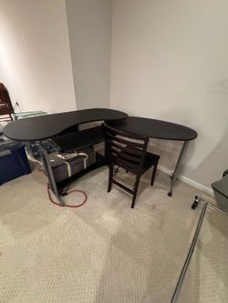 L- Shaped Corner Desk with Keyboard Tray