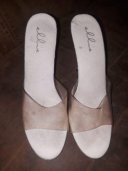 Woman's size 5 clear heels