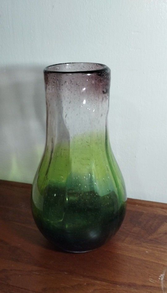 BUBBLE GLASS ART - BLOWN GLASS VASE 10"