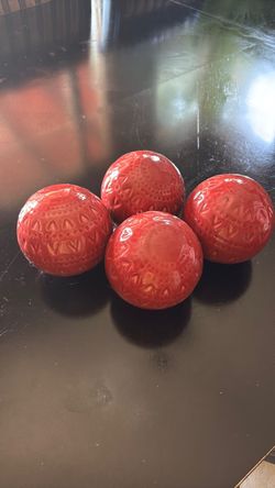 Ceramic balls color red