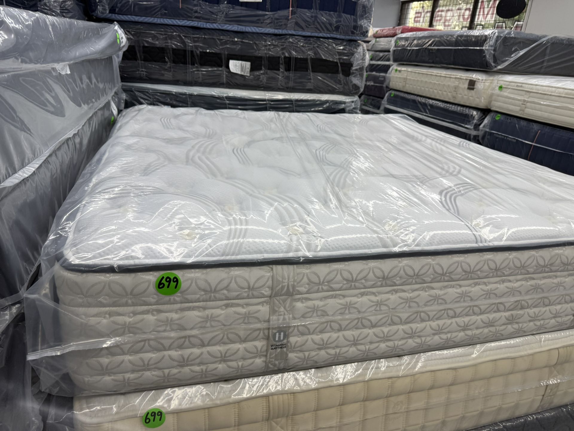KING SIZE AIRELOOM MATTRESS & BOX SPRINGS BED SET