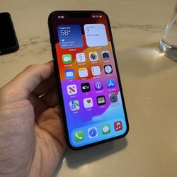 Apple iPhone 13 128GB Unlocked to any carrier! Like new! We offer financing!