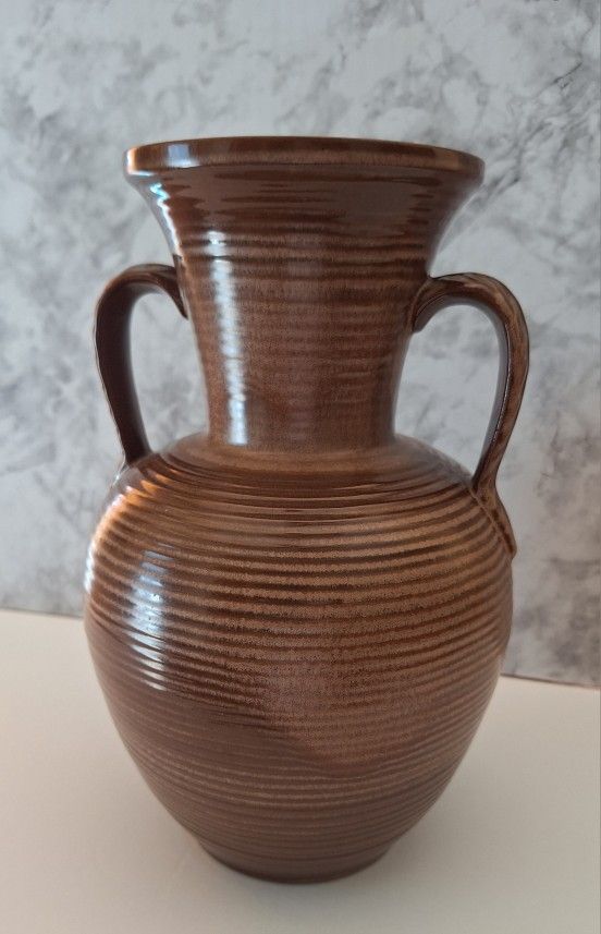 VTG FRANKOMA 11" RIBBED HANDLED VASE PRISTINE