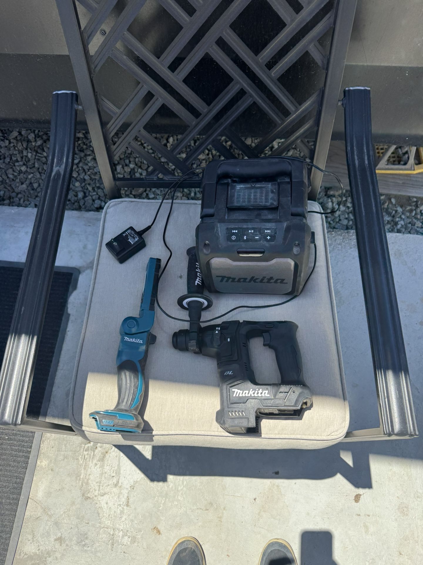 Makita Cordless 18v LXT Roto Hammer, Radio W/ Built In Charger, LED Adjustable Light