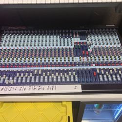 Midas Venice 320 w/ Flight Case 