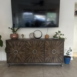 TV stand / Media Console 