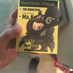 The Monsters (Labubu) , Maschinen Krieger Figure 