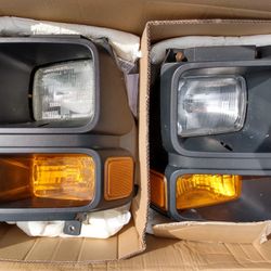 2008-2014 F250/E250 Pair Of Headlights And Fixtures