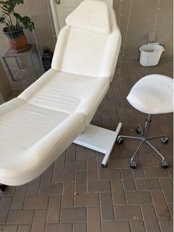 Massage bed