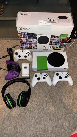 Xbox Series S 2TB External Drive headset, dock, controllers bundle