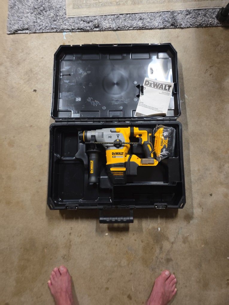 Dewalt DCH293 Heavy Duty 20V MAX Cordless Rotary Hammer