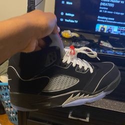 jordan 5 black metallic reimagined Size 9’5