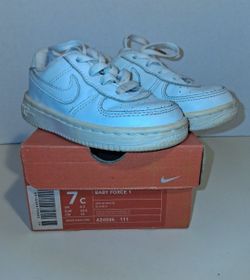 "N I K E baby force 1" kids size 7 sneakers (good used condition) ONLY $5 FIRM
