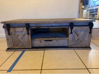 Coffee table /tv stand