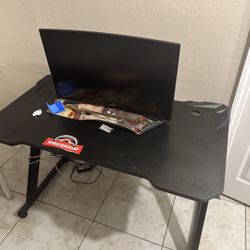 Sinead 44'' Z-Shaped Carbon Fiber Surface PC Gaming Desk with Cup Holder and Headphone Hook