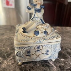 Porcelain Jewelry Box 